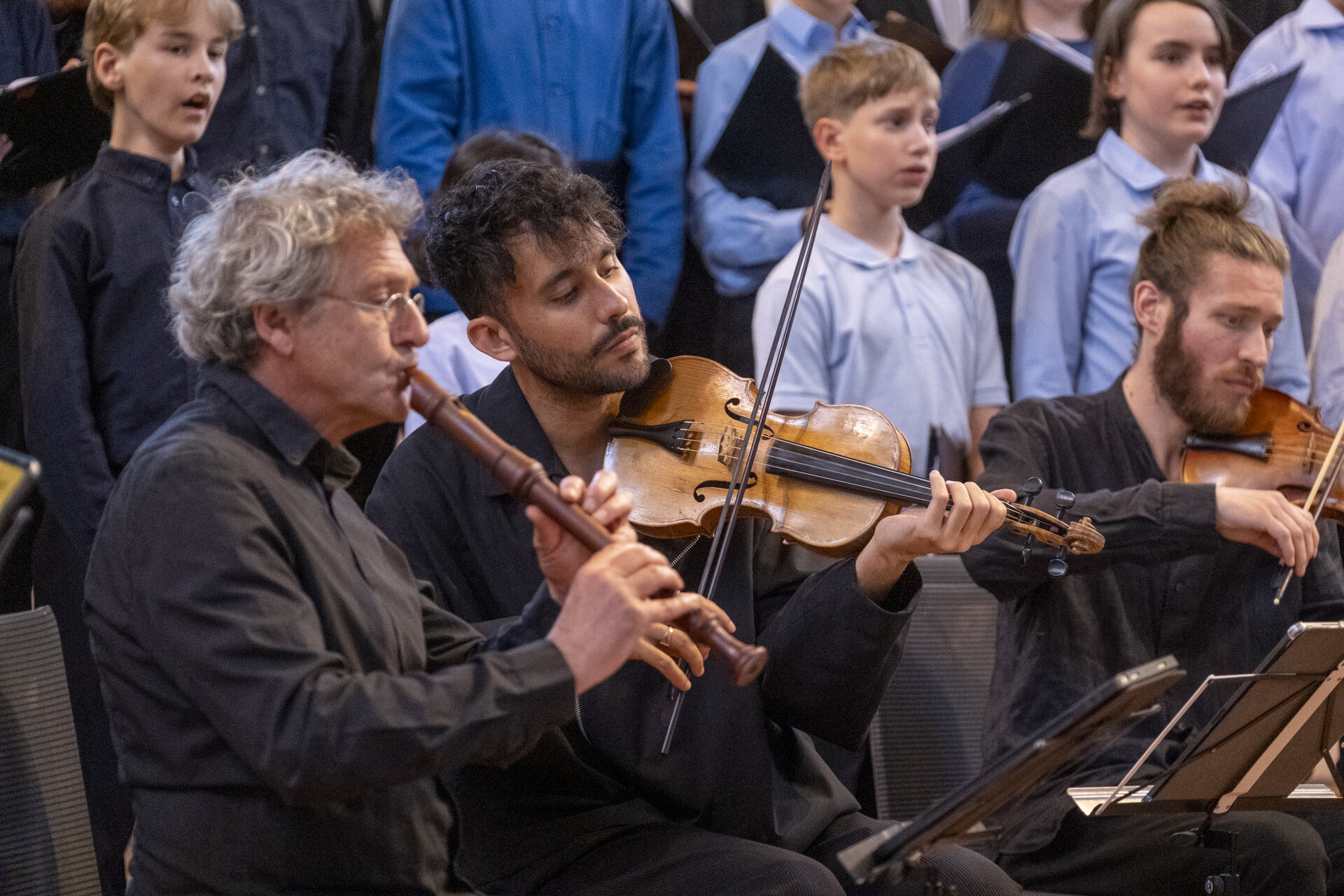Musiker mit Flöte und Violine